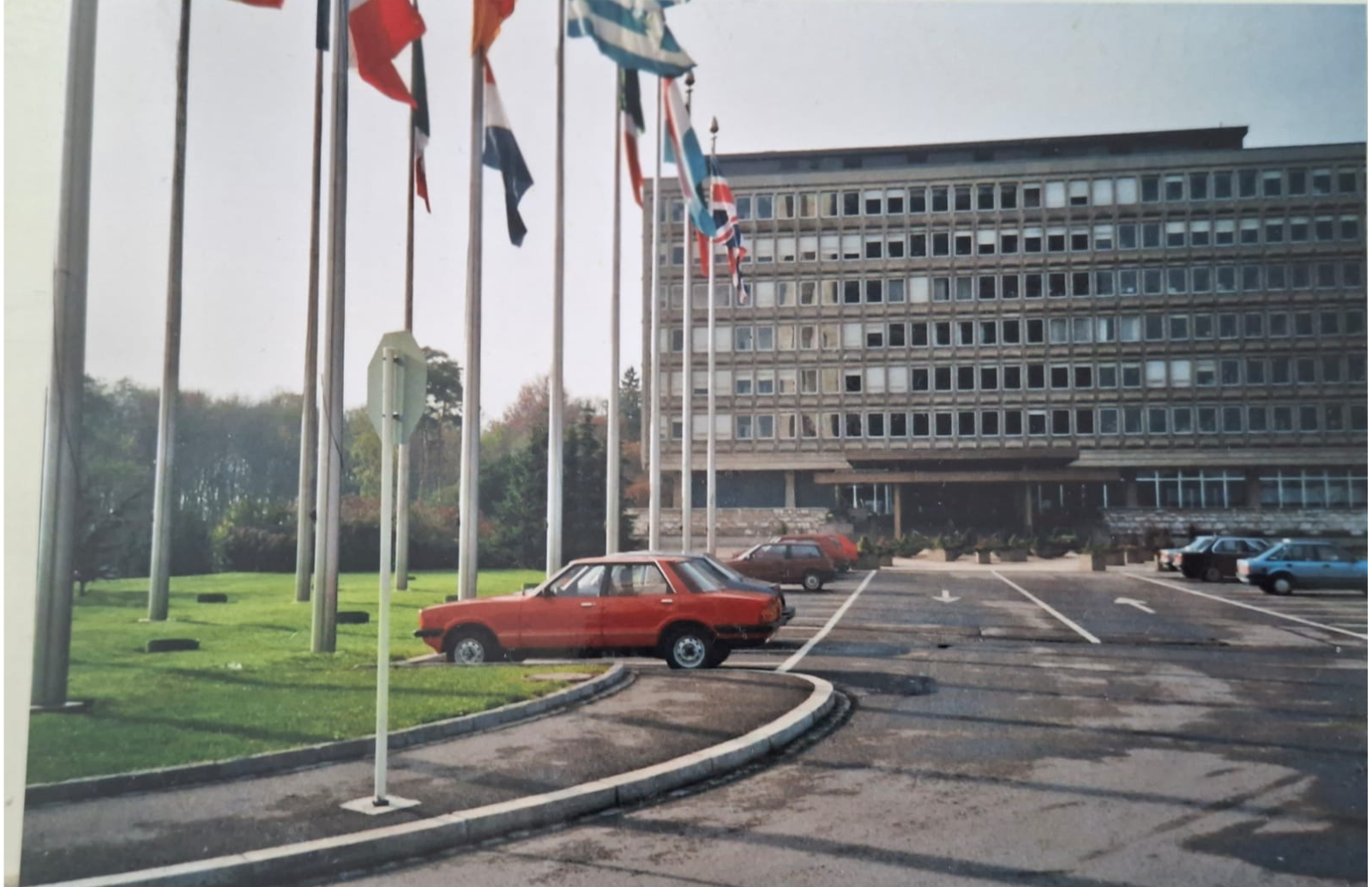 © Photo by Marie-Therese Herbers, Bâtiment Schuman, Luxembourg, 1986